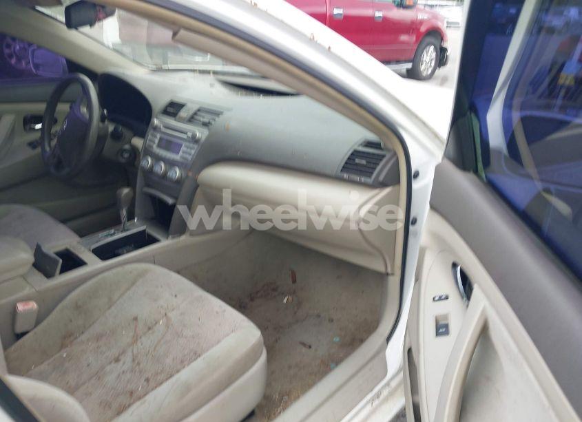 Photo 5 of 2010 Toyota Camry LE (VIN 4T1BF3EK2AU527689)