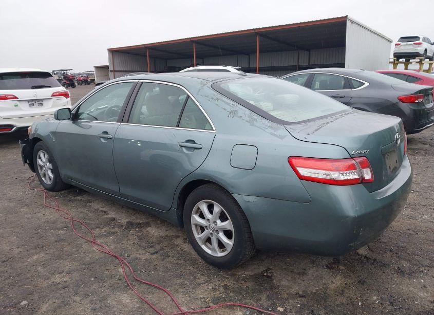 Photo 3 of 2010 Toyota Camry SE/LE/XLE (VIN 4T1BF3EK2AU542743)