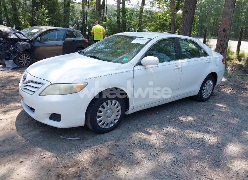 Photo 2 of 2010 Toyota Camry LE (VIN 4T1BF3EK2AU544265)