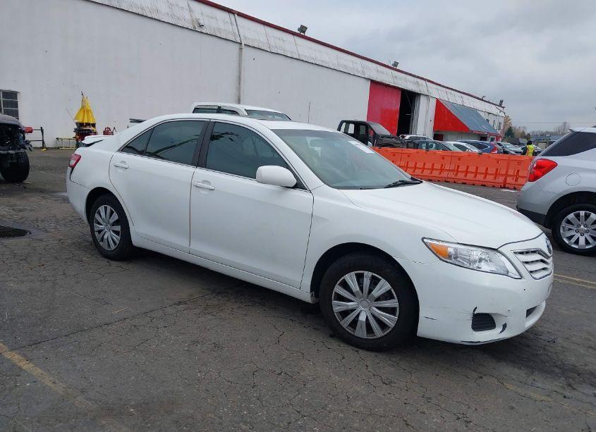 2010 Toyota Camry LE (VIN 4T1BF3EK2AU546081) main photo