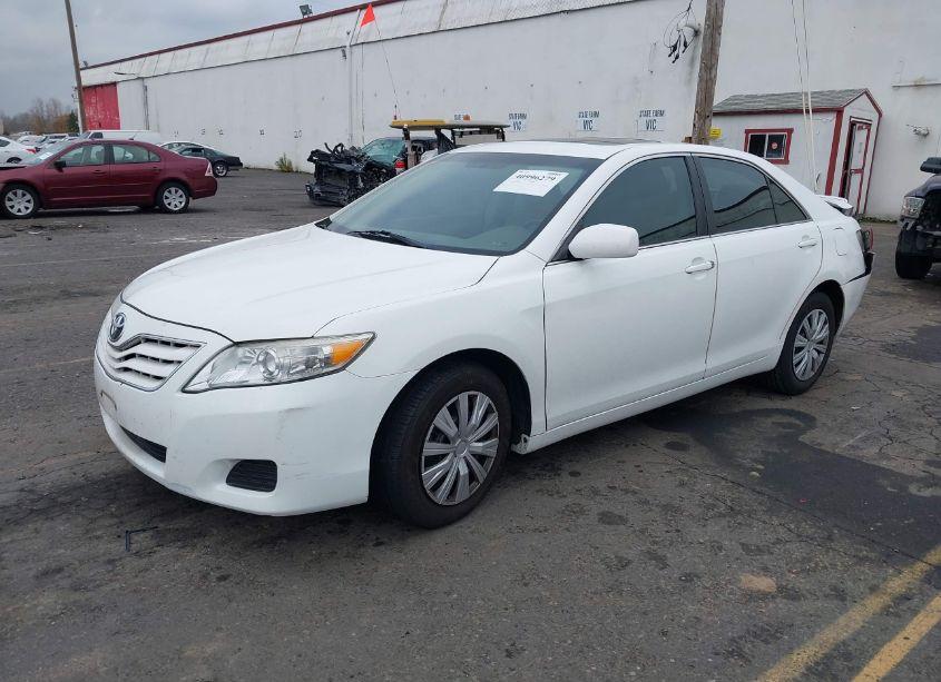 Photo 2 of 2010 Toyota Camry LE (VIN 4T1BF3EK2AU546081)