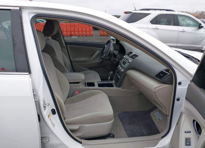 Photo 5 of 2010 Toyota Camry LE (VIN 4T1BF3EK2AU546081)