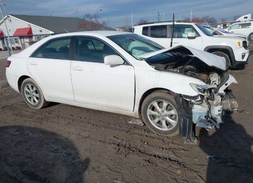 Photo 14 of 2010 Toyota Camry LE (VIN 4T1BF3EK2AU559736)