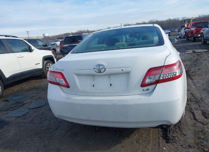 Photo 17 of 2010 Toyota Camry LE (VIN 4T1BF3EK2AU559736)