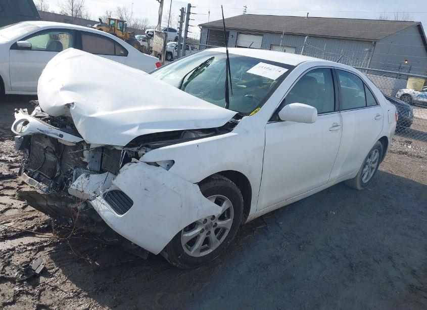 Photo 2 of 2010 Toyota Camry LE (VIN 4T1BF3EK2AU559736)