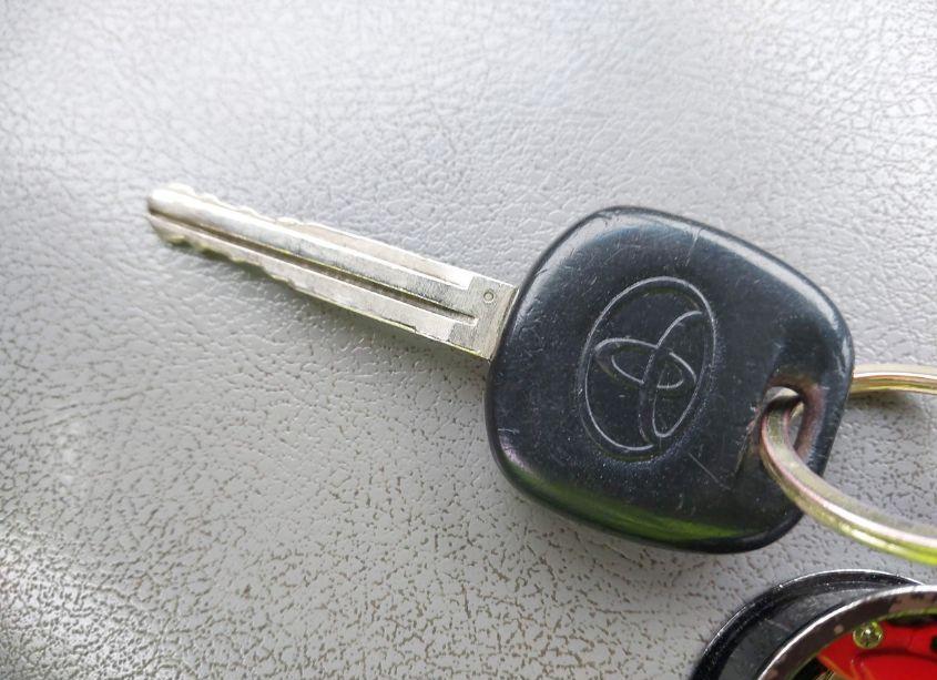 Photo 11 of 2010 Toyota Camry N/A (VIN 4T1BF3EK2AU560112)