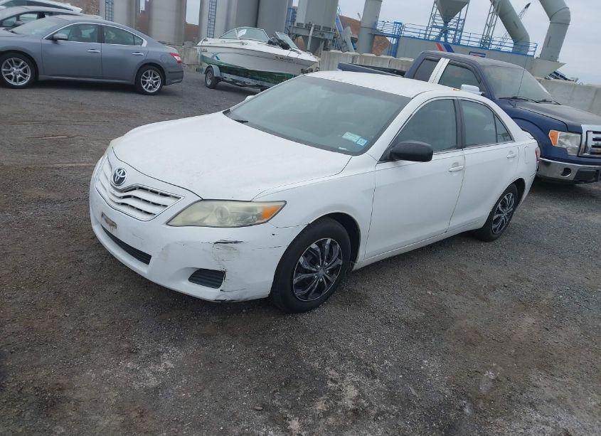 Photo 2 of 2010 Toyota Camry N/A (VIN 4T1BF3EK2AU560112)