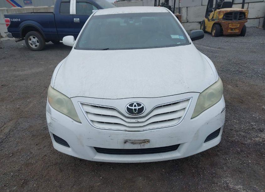 Photo 6 of 2010 Toyota Camry N/A (VIN 4T1BF3EK2AU560112)
