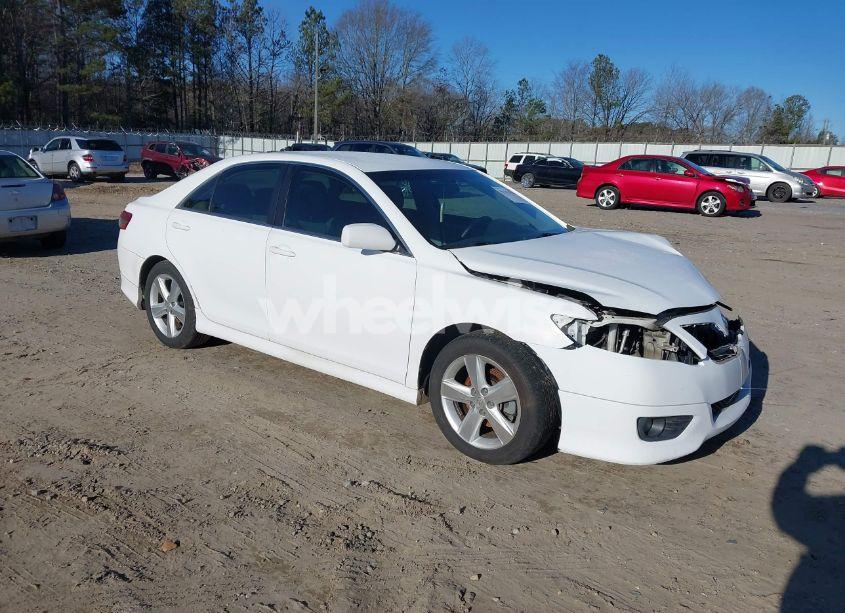 2010 Toyota Camry SE (VIN 4T1BF3EK2AU564600) main photo