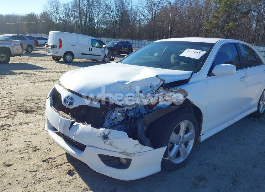 Photo 6 of 2010 Toyota Camry SE (VIN 4T1BF3EK2AU564600)