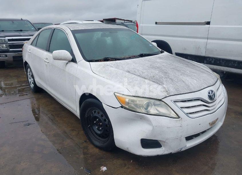 2010 Toyota Camry (VIN 4T1BF3EK2AU571000) main photo
