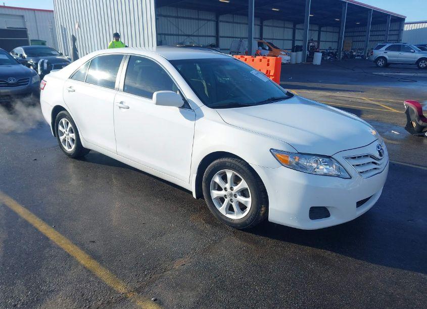 2010 Toyota Camry LE (VIN 4T1BF3EK2AU573572) main photo