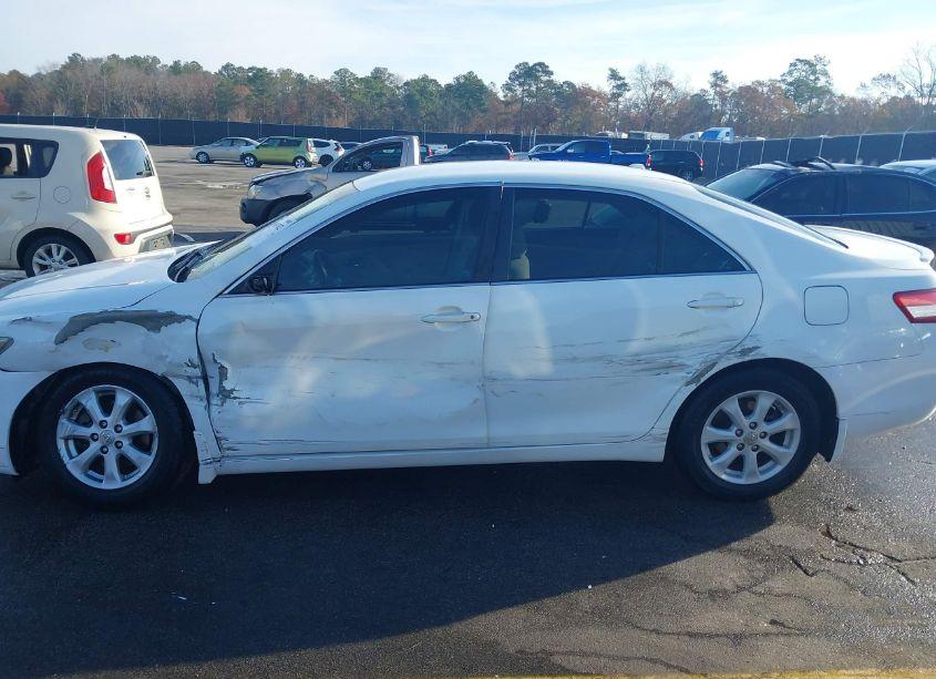 Photo 14 of 2010 Toyota Camry LE (VIN 4T1BF3EK2AU573572)