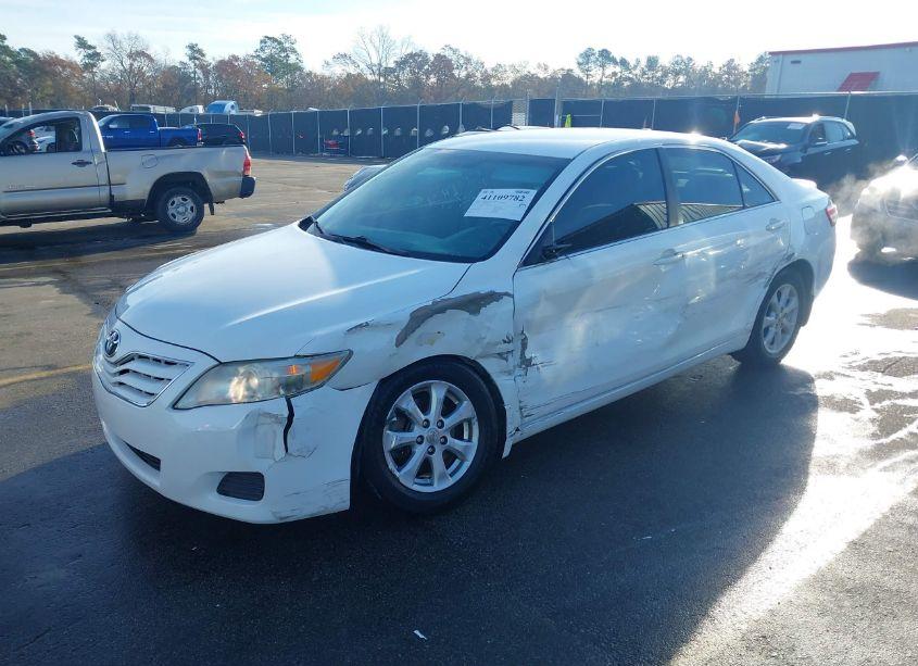 Photo 2 of 2010 Toyota Camry LE (VIN 4T1BF3EK2AU573572)