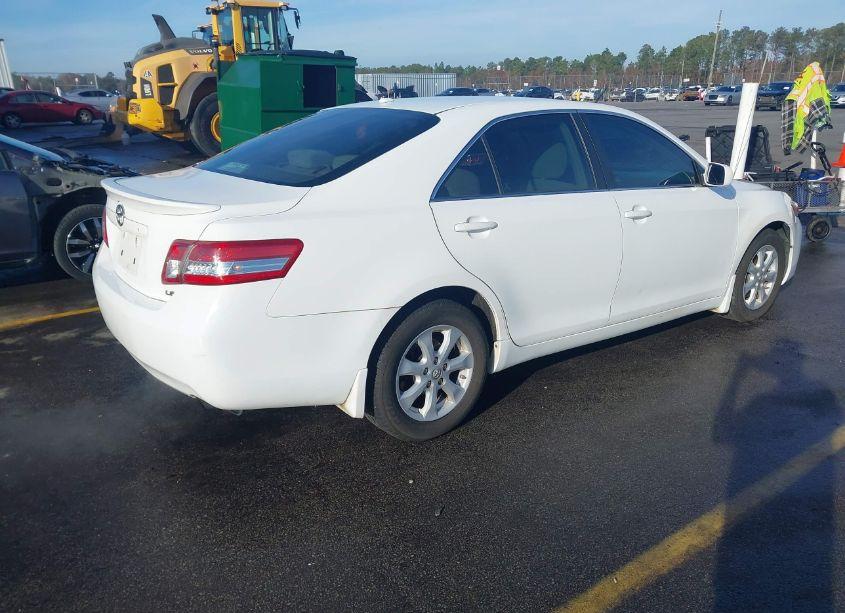 Photo 4 of 2010 Toyota Camry LE (VIN 4T1BF3EK2AU573572)