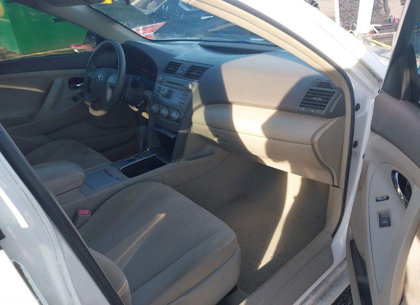 Photo 5 of 2010 Toyota Camry LE (VIN 4T1BF3EK2AU573572)