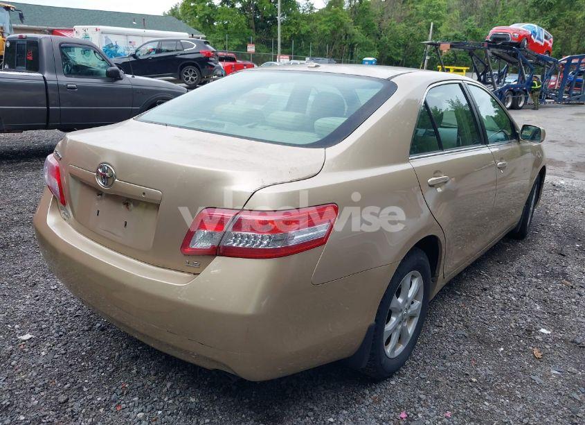 Photo 4 of 2011 Toyota Camry LE (VIN 4T1BF3EK2BU119615)