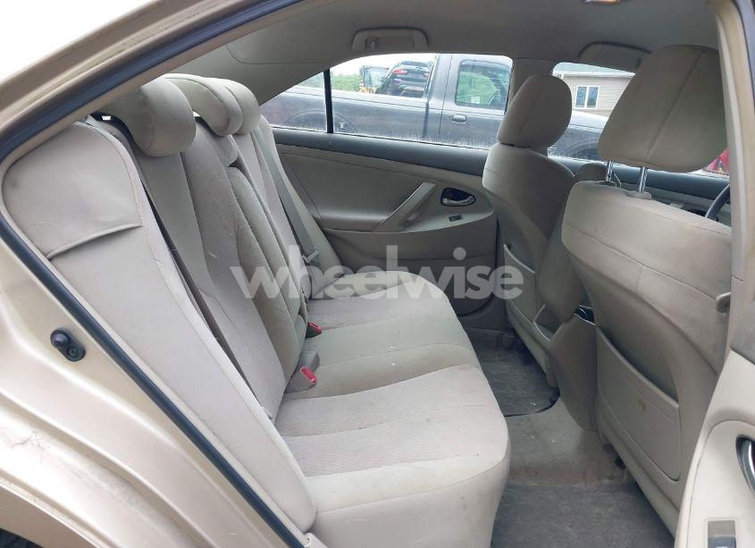 Photo 8 of 2011 Toyota Camry LE (VIN 4T1BF3EK2BU119615)