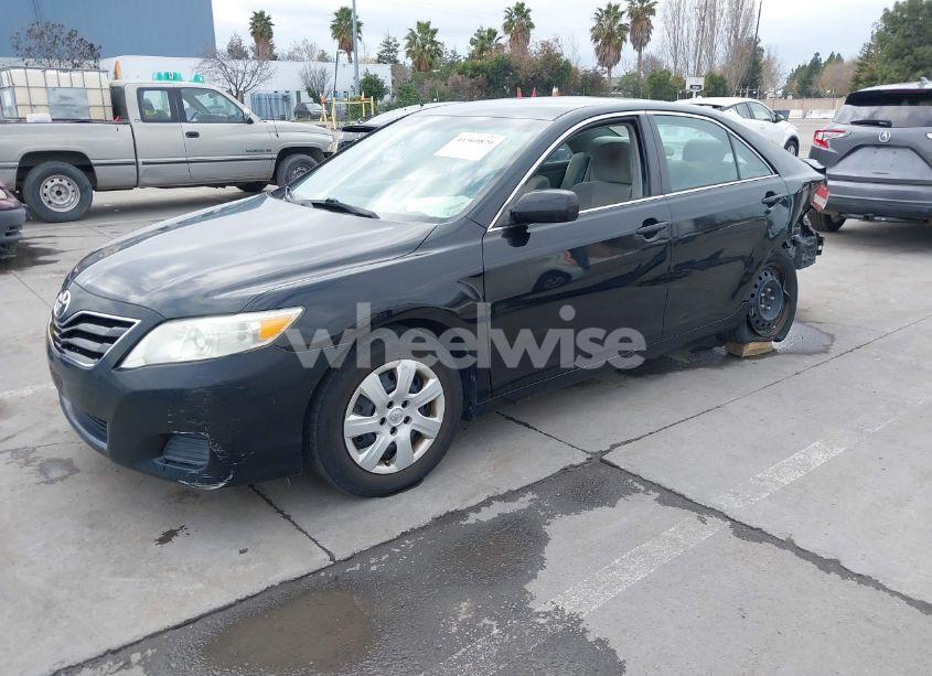 Photo 2 of 2011 Toyota Camry LE (VIN 4T1BF3EK2BU123664)