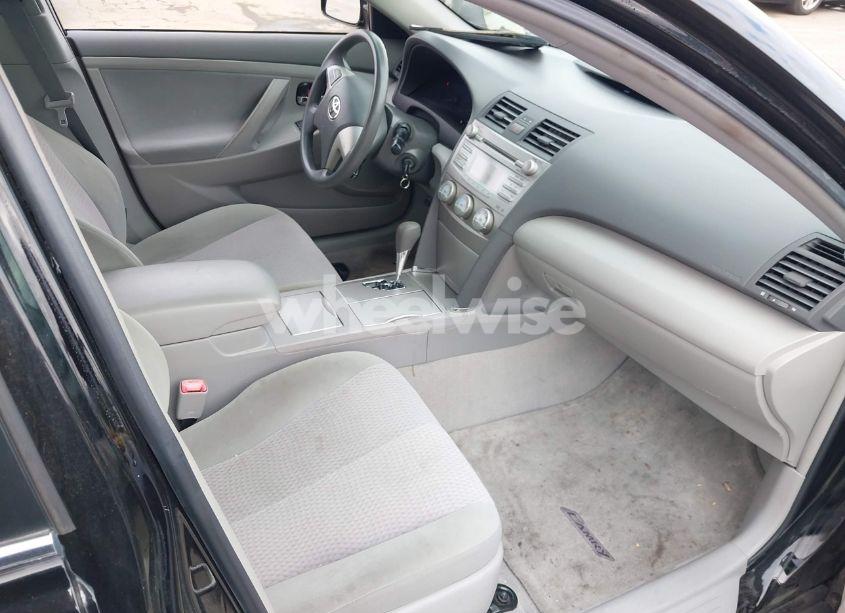 Photo 5 of 2011 Toyota Camry LE (VIN 4T1BF3EK2BU123664)