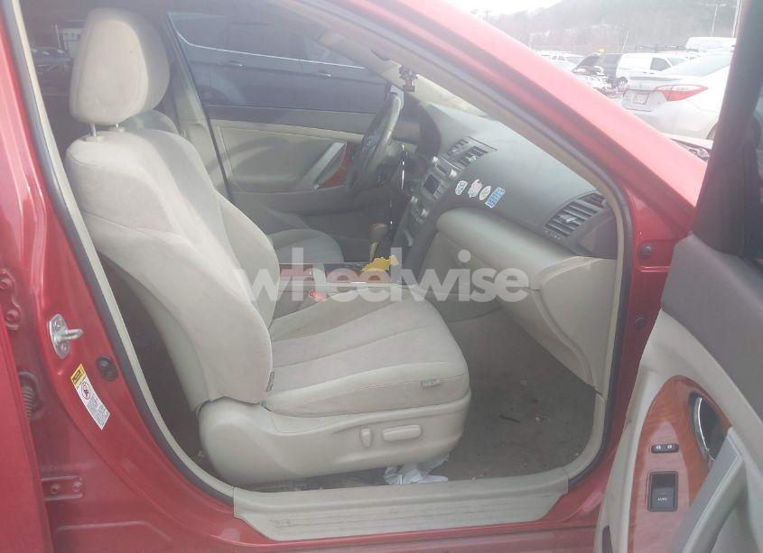 Photo 5 of 2011 Toyota Camry XLE (VIN 4T1BF3EK2BU127682)