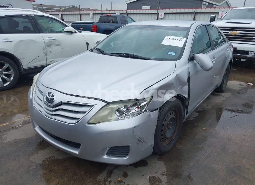 Photo 2 of 2011 Toyota Camry (VIN 4T1BF3EK2BU130159)