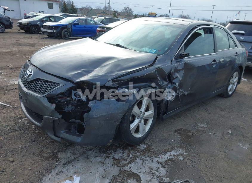 Photo 2 of 2011 Toyota Camry SE (VIN 4T1BF3EK2BU130744)