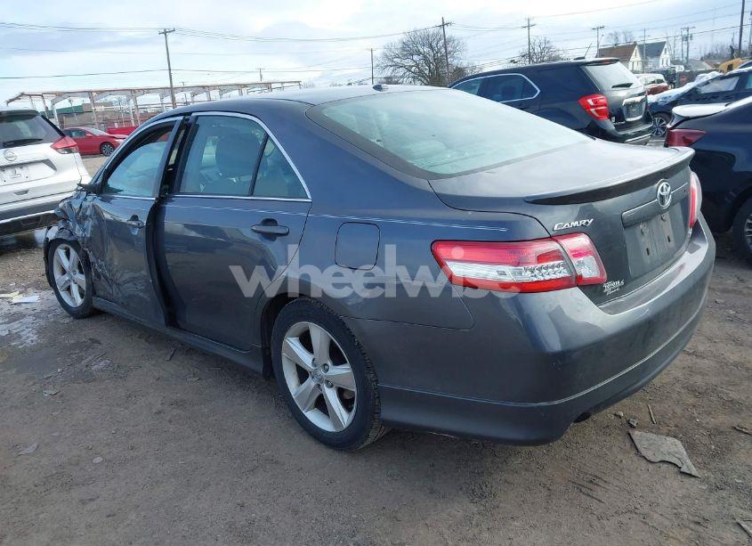 Photo 3 of 2011 Toyota Camry SE (VIN 4T1BF3EK2BU130744)