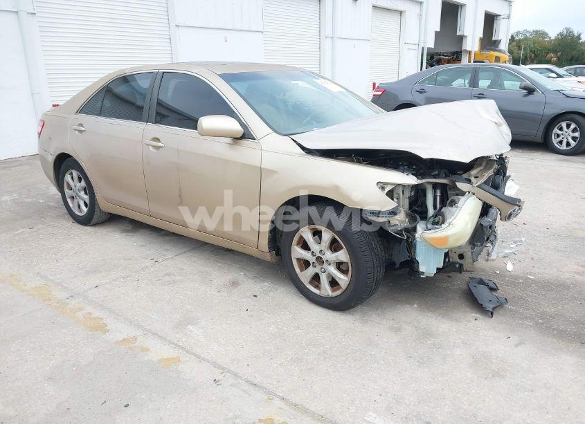 2011 Toyota Camry LE (VIN 4T1BF3EK2BU131165) main photo