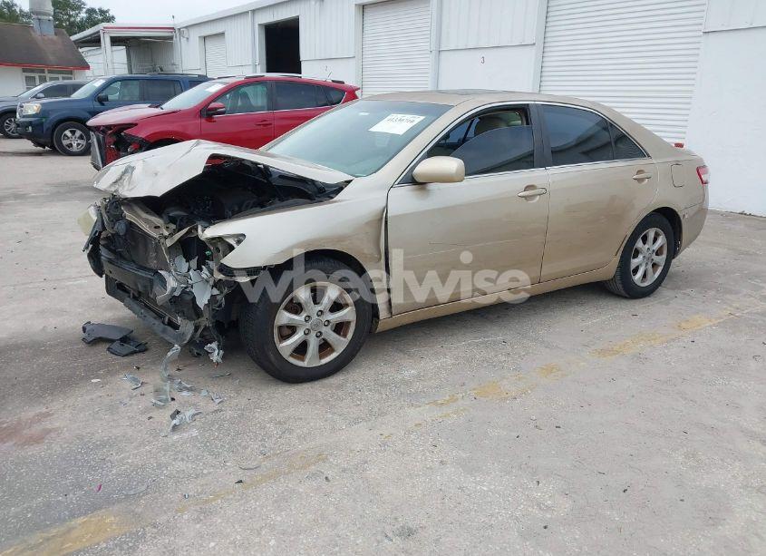 Photo 2 of 2011 Toyota Camry LE (VIN 4T1BF3EK2BU131165)