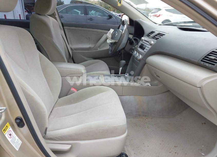 Photo 5 of 2011 Toyota Camry LE (VIN 4T1BF3EK2BU131165)