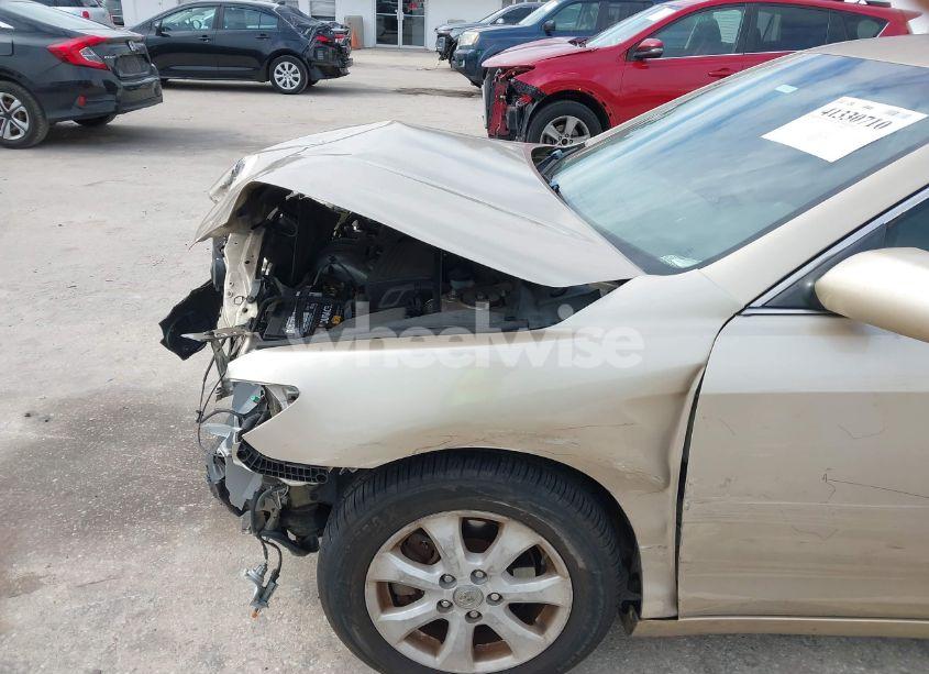 Photo 6 of 2011 Toyota Camry LE (VIN 4T1BF3EK2BU131165)