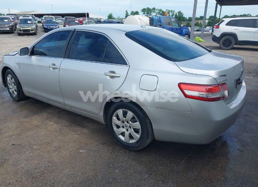 Photo 3 of 2011 Toyota Camry (VIN 4T1BF3EK2BU135538)