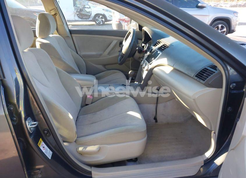 Photo 5 of 2011 Toyota Camry LE (VIN 4T1BF3EK2BU137113)