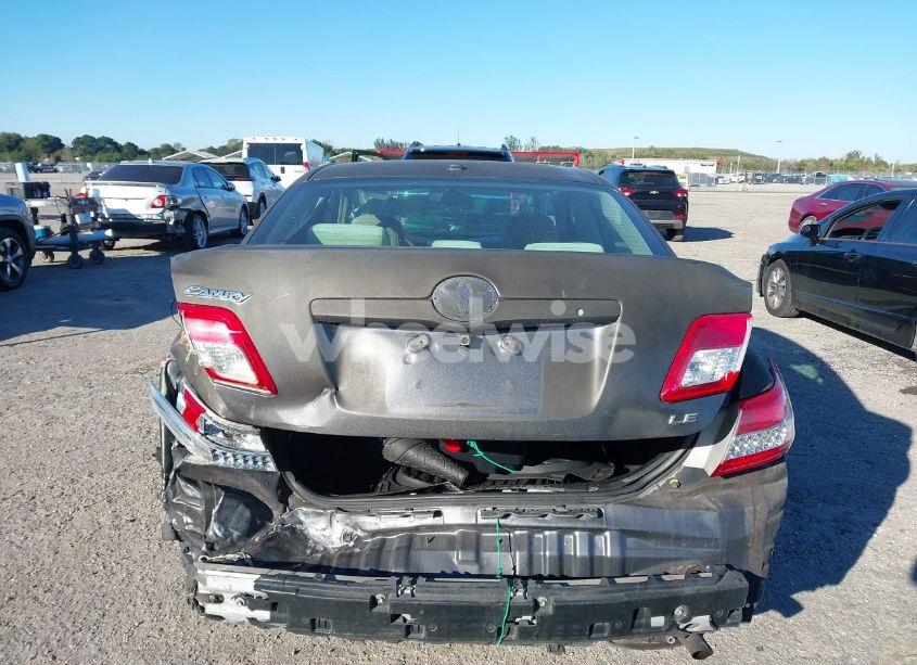 Photo 6 of 2011 Toyota Camry LE (VIN 4T1BF3EK2BU137113)