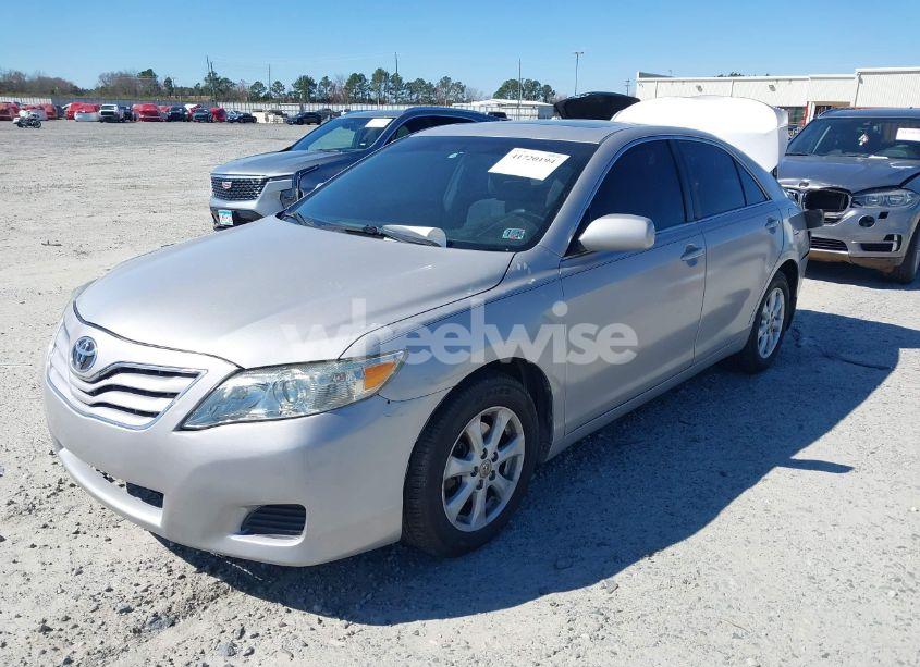 Photo 2 of 2011 Toyota Camry LE (VIN 4T1BF3EK2BU138441)
