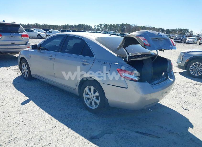 Photo 3 of 2011 Toyota Camry LE (VIN 4T1BF3EK2BU138441)