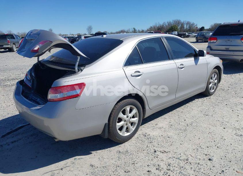 Photo 4 of 2011 Toyota Camry LE (VIN 4T1BF3EK2BU138441)