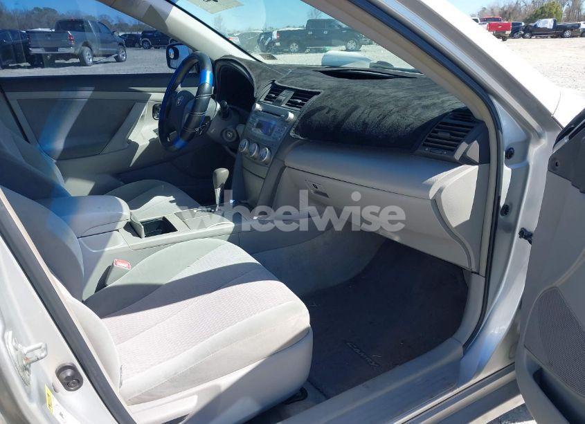 Photo 5 of 2011 Toyota Camry LE (VIN 4T1BF3EK2BU138441)