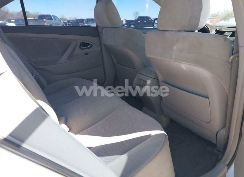 Photo 8 of 2011 Toyota Camry LE (VIN 4T1BF3EK2BU138441)