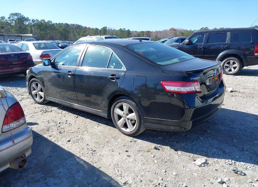 Photo 3 of 2011 Toyota Camry SE (VIN 4T1BF3EK2BU138830)