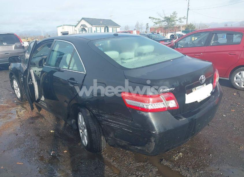 Photo 3 of 2011 Toyota Camry LE (VIN 4T1BF3EK2BU147902)