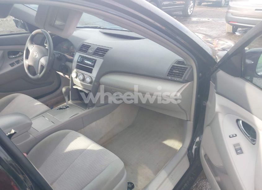 Photo 5 of 2011 Toyota Camry LE (VIN 4T1BF3EK2BU147902)