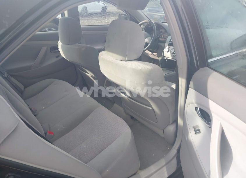 Photo 8 of 2011 Toyota Camry LE (VIN 4T1BF3EK2BU147902)