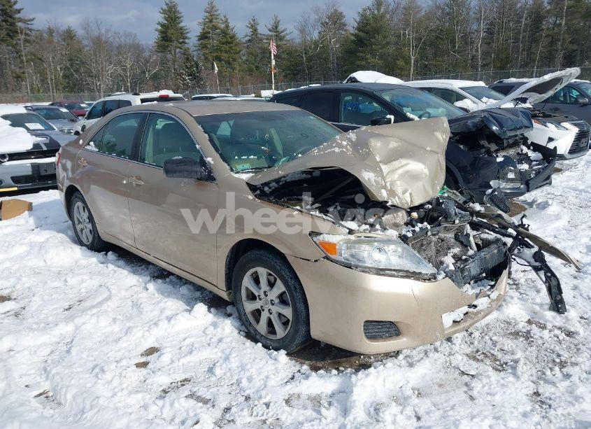 2011 Toyota Camry LE (VIN 4T1BF3EK2BU150251) main photo