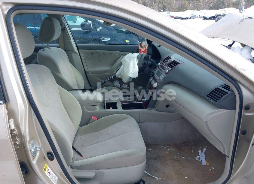 Photo 5 of 2011 Toyota Camry LE (VIN 4T1BF3EK2BU150251)