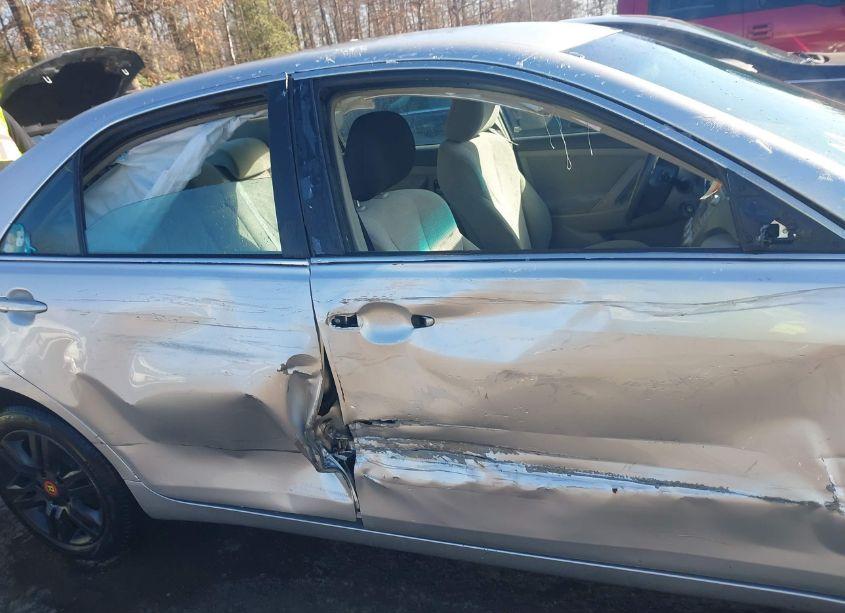 Photo 13 of 2011 Toyota Camry LE (VIN 4T1BF3EK2BU152419)