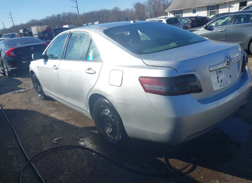 Photo 3 of 2011 Toyota Camry LE (VIN 4T1BF3EK2BU152419)