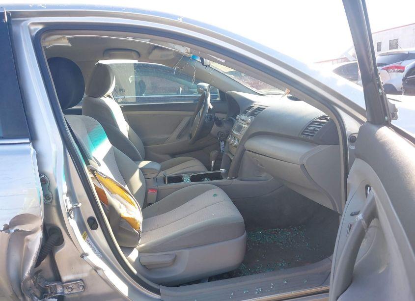 Photo 5 of 2011 Toyota Camry LE (VIN 4T1BF3EK2BU152419)