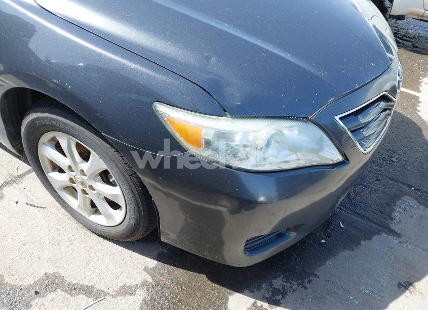 Photo 6 of 2011 Toyota Camry LE (VIN 4T1BF3EK2BU167132)